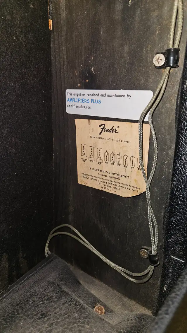 Vintage Fender Deluxe Reverb in Amps & Pedals in City of Toronto - Image 7