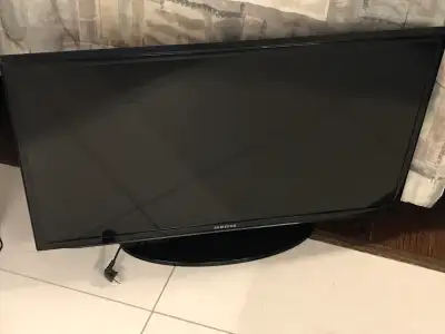 Samsung  smart TV & computer bundle, View more