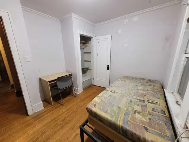 ROOMS AVAILABLE IN WINDSOR 415733896991877124