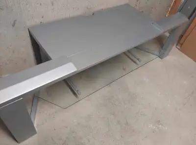 TV Stand for sale . Good condition , has a couple of scratches on the top . Not really noticeable. 1...