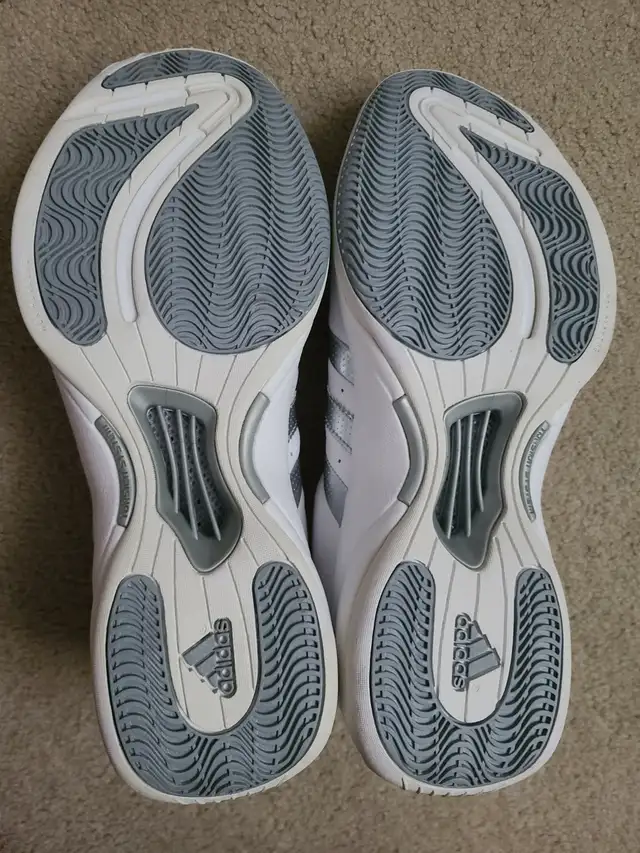 adidas shoes men's - brand new, vintage (2006), white and silver in Men's Shoes in Kitchener / Waterloo - Image 5