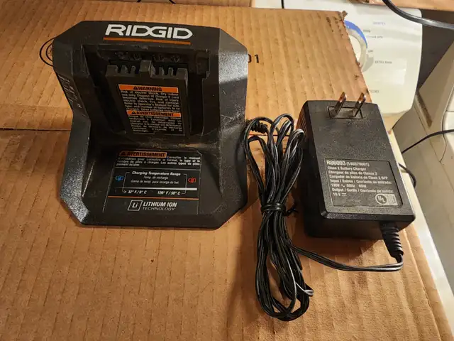 Ridgid R86093 Lithium-Ion Wall Mount Battery Charger in Power Tools in Windsor Region - Image 7