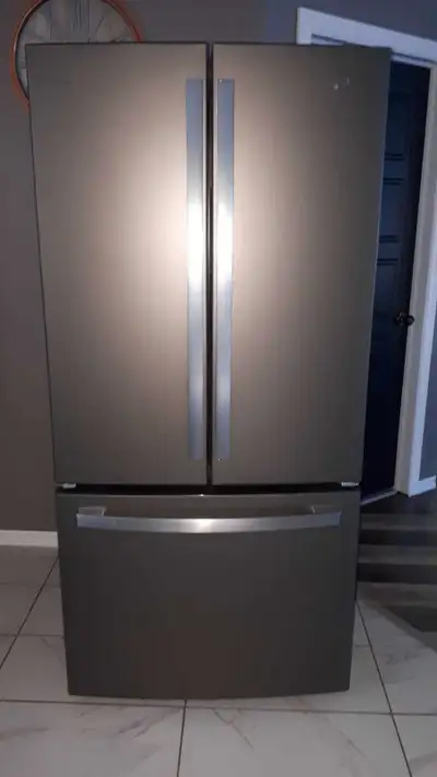 frigidaire profile GE couleur ardoise impeccable , View more