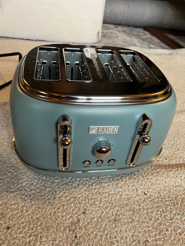 Haden Vintage style Kettle and Toaster in Toasters & Toaster Ovens in Kitchener / Waterloo - Image 3