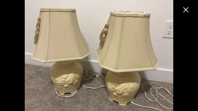 Pair of ceramic lamps in Indoor Lighting & Fans in Markham / York Region - Image 2