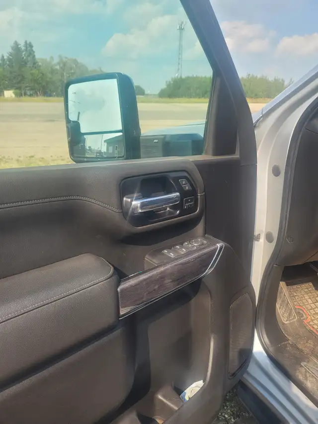 2022 Chev 2500LTZ in Cars & Trucks in Saskatoon - Image 7