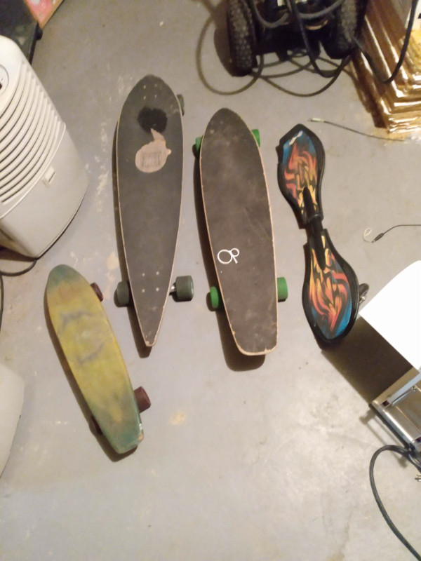 LONGUE BOARD  25$ CHAQUE  PLANCHE À ROULETTES 10$ dans Planches à roulettes  à Shawinigan