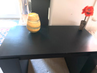 TABLE WITH SIDE STORAGE