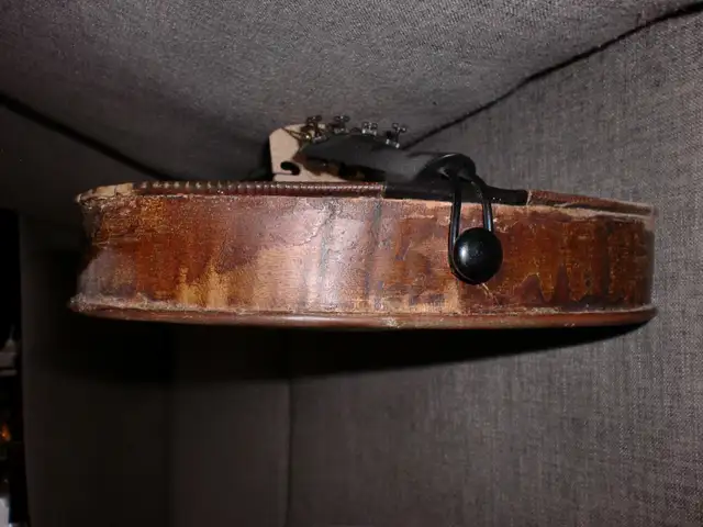 Klotz Violin in String in Annapolis Valley - Image 8