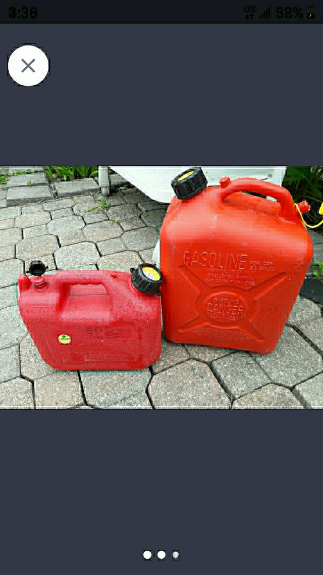 2 Small 5 L Jerry can Gasoline BIG SOLD in Lawnmowers & Leaf Blowers in Mississauga / Peel Region