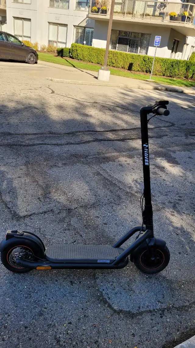 e scooter; Navee N65 in eBike in London - Image 3