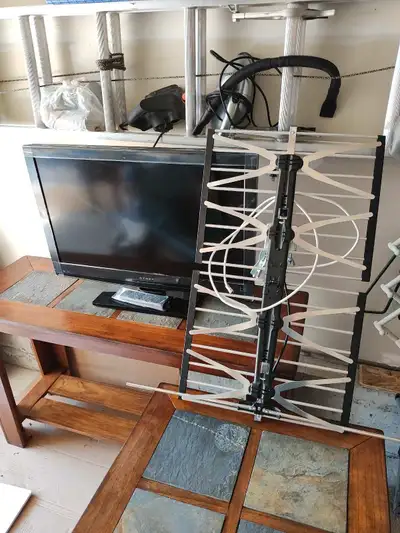 Used but in 100 % perfect like new condition. Watch TV from Air by antenna for free. Pick up in Stit...
