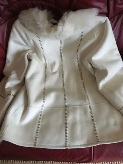 Manteau d’hiver à vendre, View more