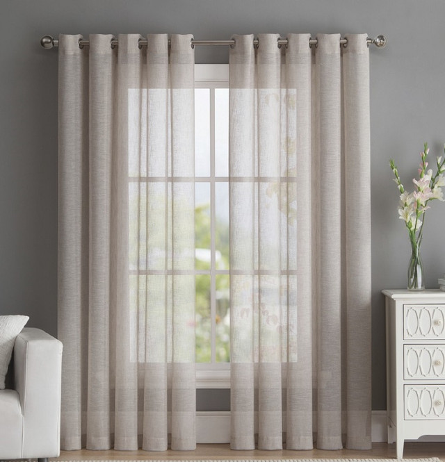 Blinds and fixtures in Window Treatments in Mississauga / Peel Region - Image 3