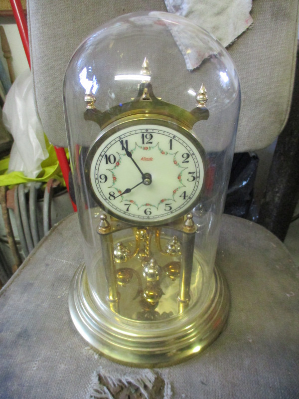 1970s GLASS DOME LARGE KUNDO PERPETUAL CLOCK $30. VINTAGE in Home Décor & Accents in Winnipeg