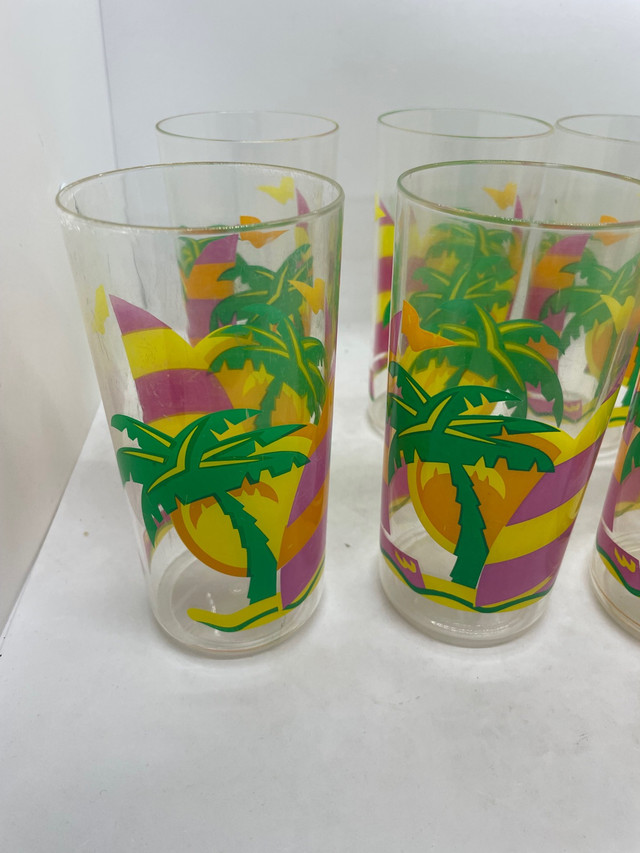 Vintage 90’s  Plastic Drinking Glasses in Kitchen & Dining Wares in Hamilton - Image 2