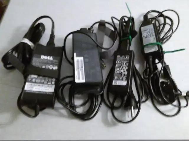 Laptop AC Power cordsx4 Dell-2 Samsung,Lenovo-seebelow motorola in Laptop Accessories in City of Toronto - Image 2