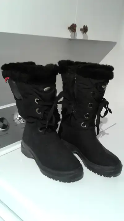 Wow, belle aubaine! Bottes d'hiver de marque OLANG pour femme., View more