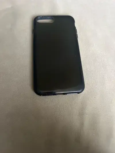 Keep your iPhone 8 Plus protected with this sleek, black phone case. It's in used condition but stil...