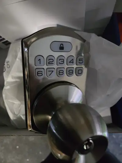 4 Ways to unlock: 20 user passwords + two keys + one-time code + passage mode (disables automatic lo...