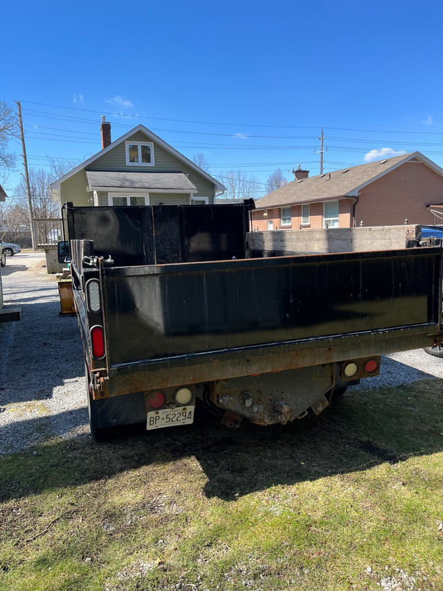 Ford 550 super duty dump truck in Cars & Trucks in Markham / York Region - Image 4