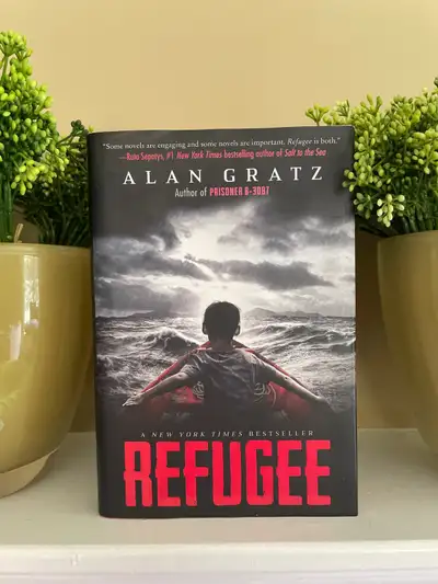 Alan Gratz: Refugee (NYT Bestseller Book), View more