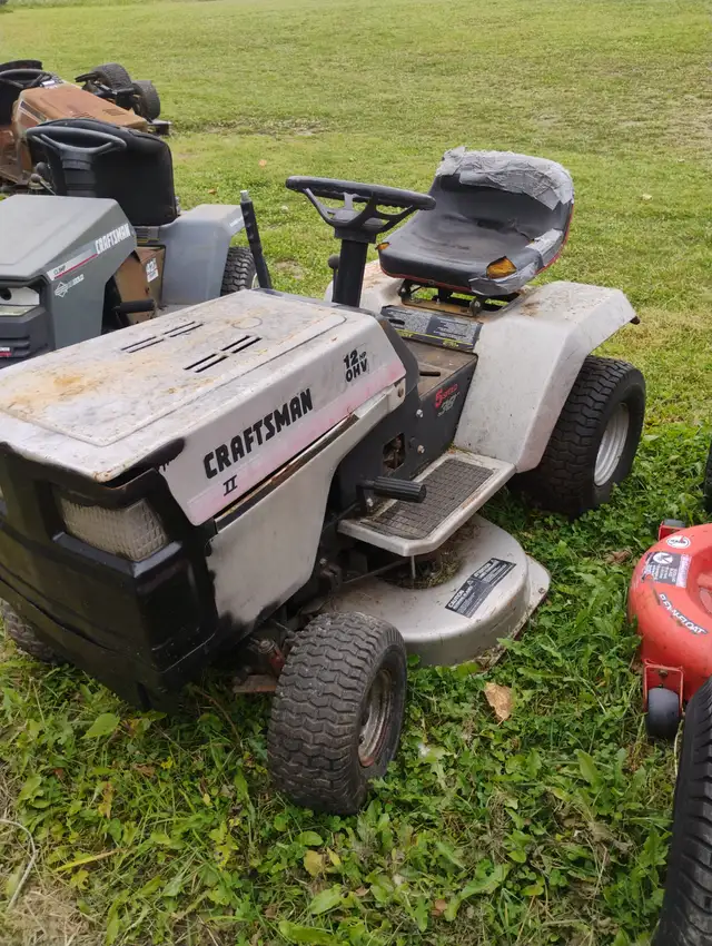 tracteur a gazon in Lawnmowers & Leaf Blowers in Saguenay - Image 2