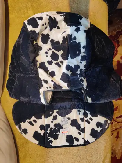A replacement cover in the most popular pattern for your soiled Boulevard CS Seat cover. In excellen...
