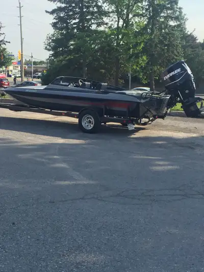 20 ft long Stratos speed boat, 2010 200 HP evinrude motor, ~130 hours on the motor Hydro jack plate...