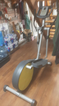 Weslo 8.25 elliptical price hot sale