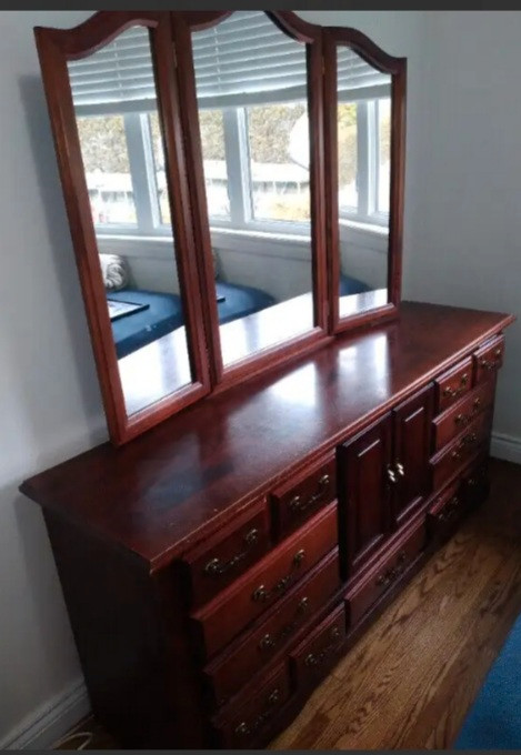 Bedroom dresser in Dressers & Wardrobes in Mississauga / Peel Region - Image 3