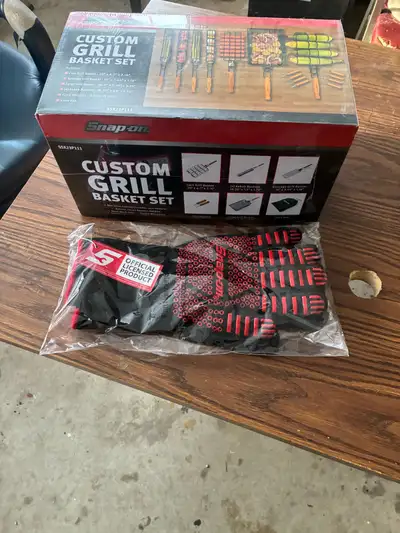snap on bbq set with gloves, View more