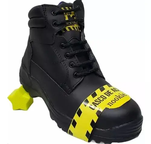 Bottes de travail pour enfant in Men's Shoes in Longueuil / South Shore - Image 2