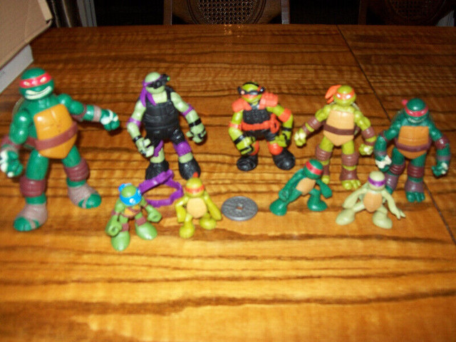 Teenage Mutant Ninja Turtles Lot OF 9 Action Figures in Toys & Games in Oakville / Halton Region