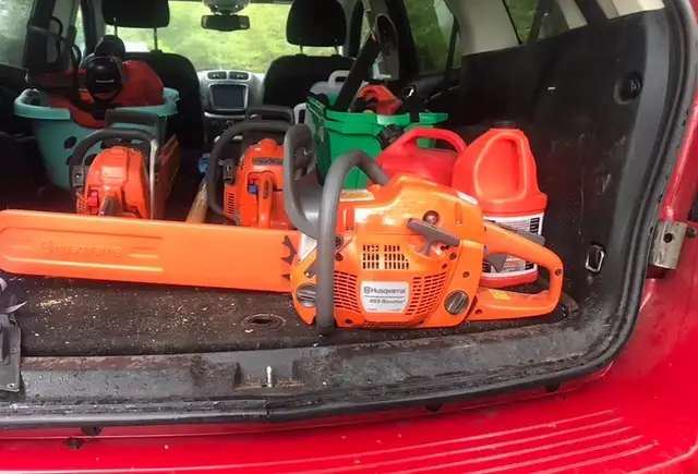 Chainsaw for Hire - Tree Maintenance - Storm Cleanup in Lawn, Tree Maintenance & Eavestrough in Summerside - Image 4