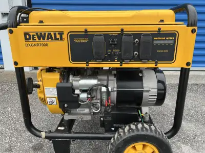 Gently used portable generator / privately owned. 7000 Watts rating. Only 84 hours on the meter. Ele...