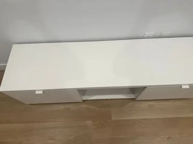 IKEA TV Stand in TV Tables & Entertainment Units in City of Montréal - Image 4