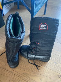 Woman’s Sorel boots or OBO 