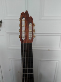 Guitare classique 7 cordes