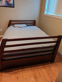 Full Bed Size frame and mattress ** 100CAD ** Self Pick Up