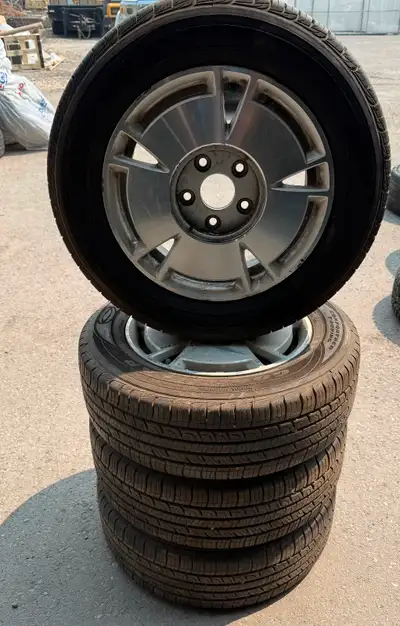 Like new Goodyear 195 65 15 all season tires on original Honda civic 5x114.3 rims wheels tpms sensor...