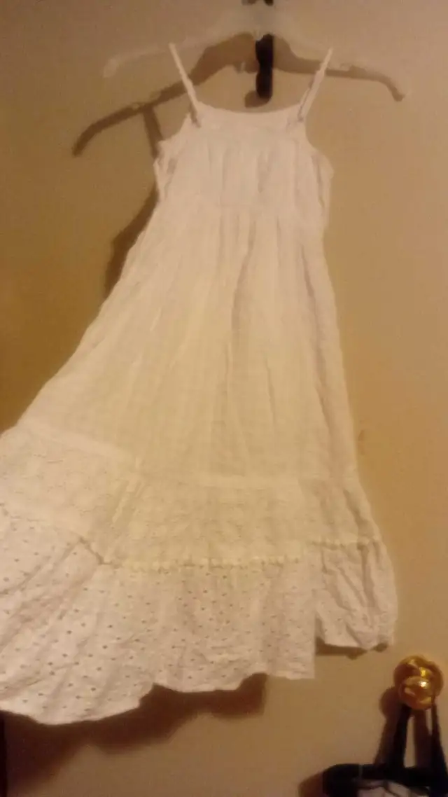 Girl lace dress in Kids & Youth in Kitchener / Waterloo - Image 2