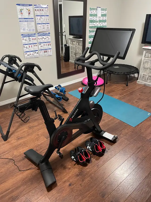 Peleton exercise bike in Exercise Equipment in Lloydminster - Image 2