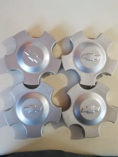 Caps are Off 15" inch wheels that i already gave away years ago.