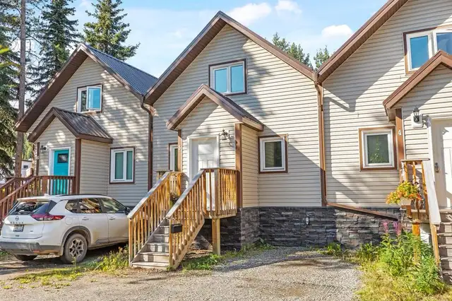 Cozy furnished house in Porter Creek