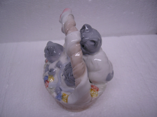 Vtg Figurine Cat Family Mom & 2 Kittens in Basket in Arts & Collectibles in Dartmouth - Image 2