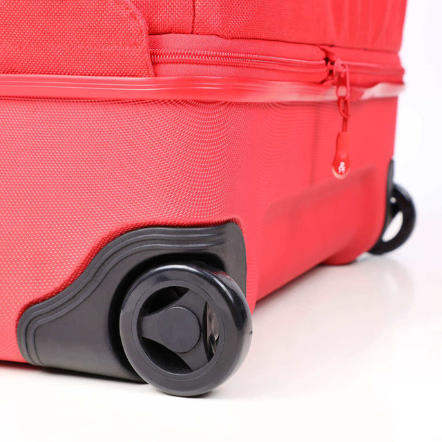 Phil & teds Pack Go Travel Bag - Red- NEW IN BOX in Strollers, Carriers & Car Seats in Abbotsford - Image 2