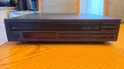 Yamaha CDC-735 Natural Sound CD player , View more