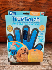 REDUCED - pet grooming glove
