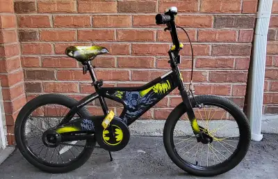 18-Inch Boys' Batman Bike – Smooth Ride | Bell Included, View more